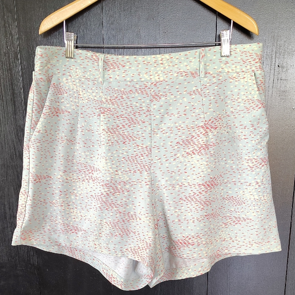 ✨ Torrid Shorts. Size 2 (2X 18/20). Pale Green with Spotted Pattern